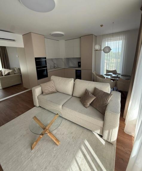 Kompletne zariadený 3i byt na predaj -  Fialová ulica, Petržalka