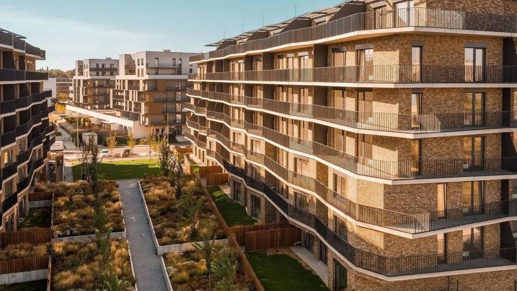 Kompletne zariadený 3i byt na predaj -  Fialová ulica, Petržalka