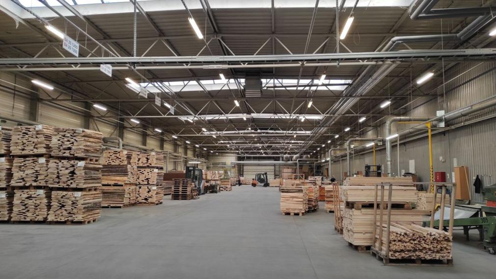 8.273m2 skladovo-výrobná hala s možnosťou 735m2 administratívy na prenájom, DUNAJSKA STREDA