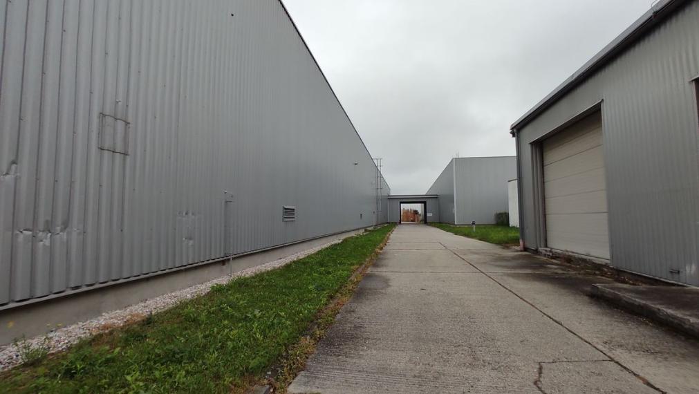 8.273m2 skladovo-výrobná hala s možnosťou 735m2 administratívy na prenájom, DUNAJSKA STREDA