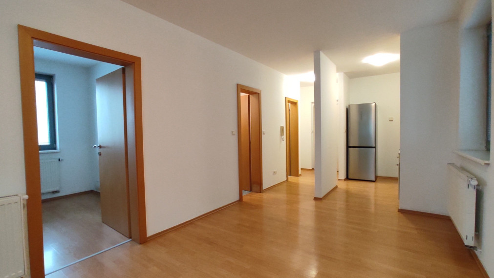 Celok 2 kancelárií so zázemím + 2x PARKING, v blízkosti Polusu, 51,50 m² + 4,2m² LOGGIA