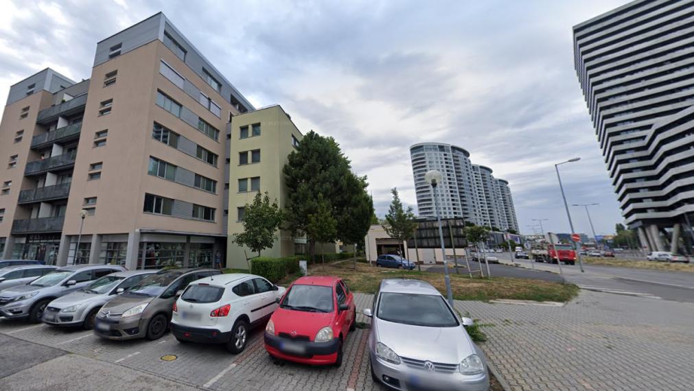 Celok 2 kancelárií so zázemím + 2x PARKING, v blízkosti Polusu, 51,50 m² + 4,2m² LOGGIA