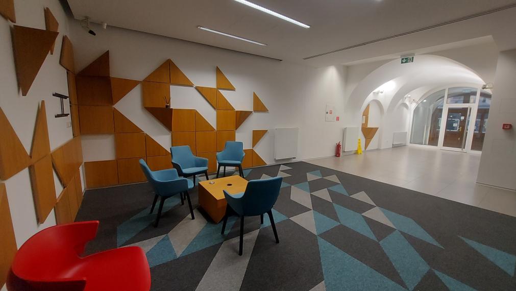 Obchodný priestor 250m2 s možnosťou rozšírenia na 350m2, Obchodná-Staré Mesto