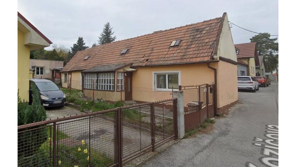 Stavebný pozemok pod Devínskym hradom na predaj, na ulici  Kozičová v Bratislave IV TOP