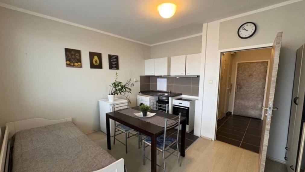 Priestranný 2-izbový byt na prenájom - ul. Gessayova, Bratislava V TOP