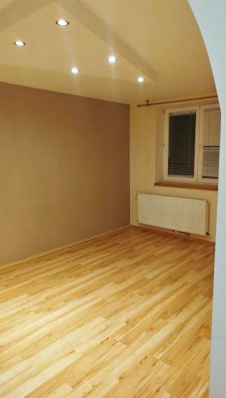 3i byt s garážou na prenájom, Trenčín, Sihoť I, 750,- € s energiami