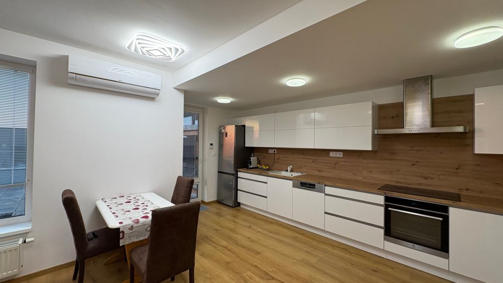 EXKLUZÍVNE Priestranný 3-izbový byt s nadštandardnou terasou 54,7 m² | Záhorská Bystrica – Pod vŕškami