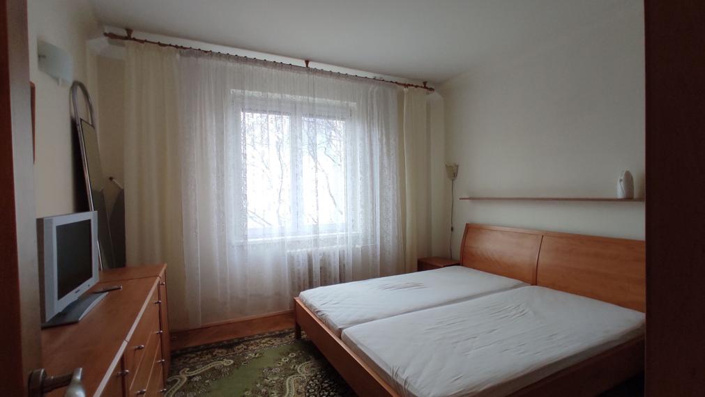 Priestranný 2,5 izbový byt na Súmračnej ulici v Ružinove na prenájom