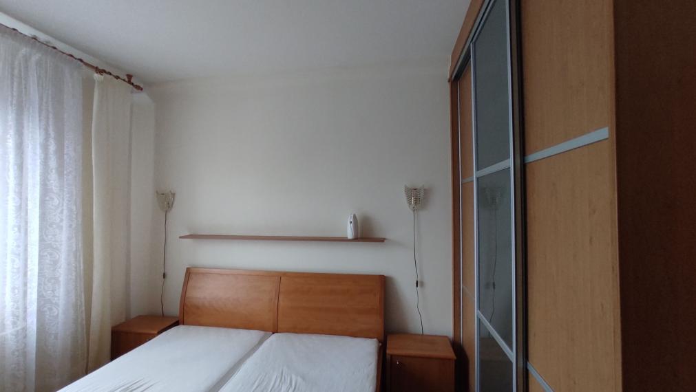 Priestranný 2,5 izbový byt na Súmračnej ulici v Ružinove na prenájom