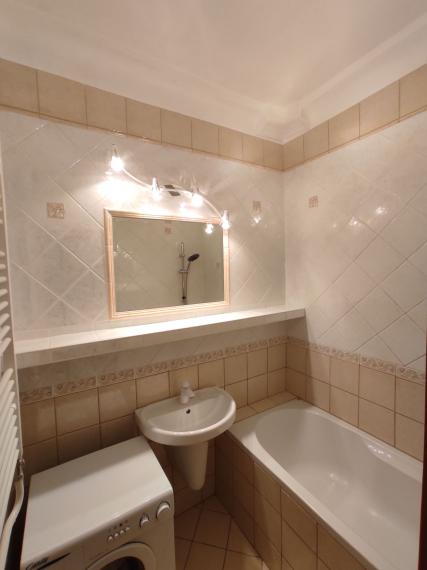 Priestranný 2,5 izbový byt na Súmračnej ulici v Ružinove na prenájom