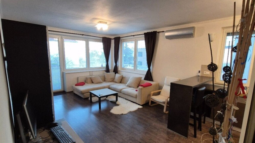 Svetlý 2-izbový byt na prenájom - ul. Uhrova, Bratislava III TOP