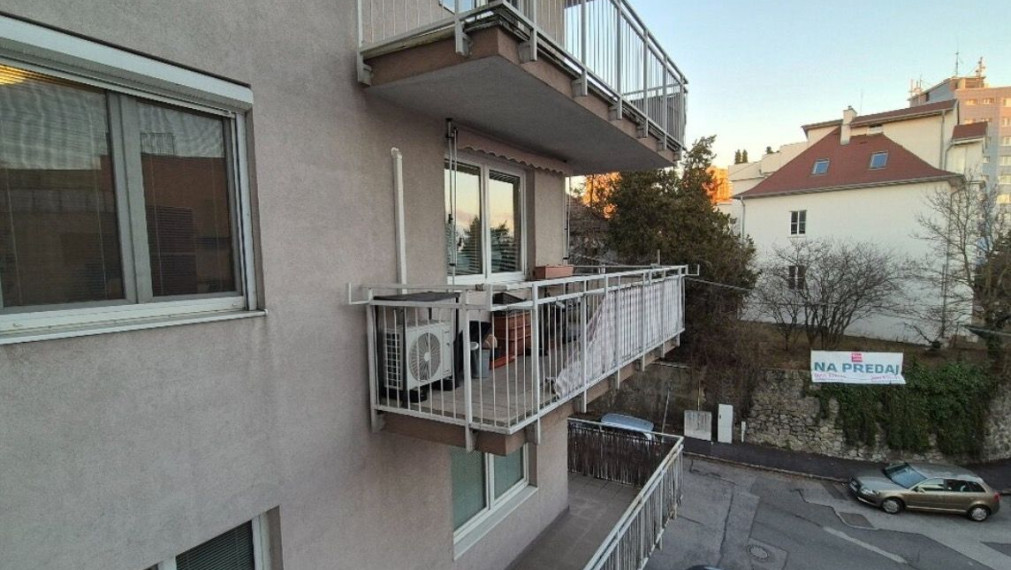 Svetlý 2-izbový byt na prenájom - ul. Uhrova, Bratislava III TOP