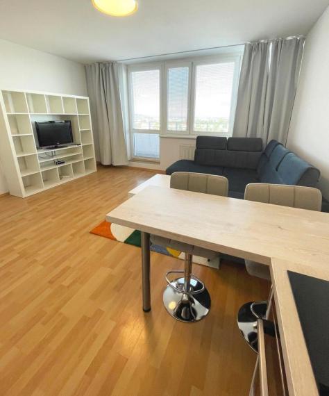 Krásny a svetlý byt na prenájom - ul. Tomášikova, Bratislava III TOP