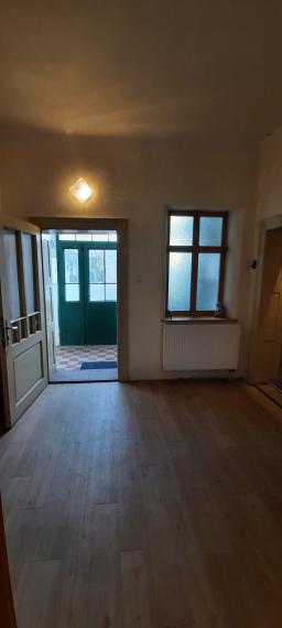 Útulný vidiecky rodinný dom s atmosférou na predaj - Tesárske Mlyňany