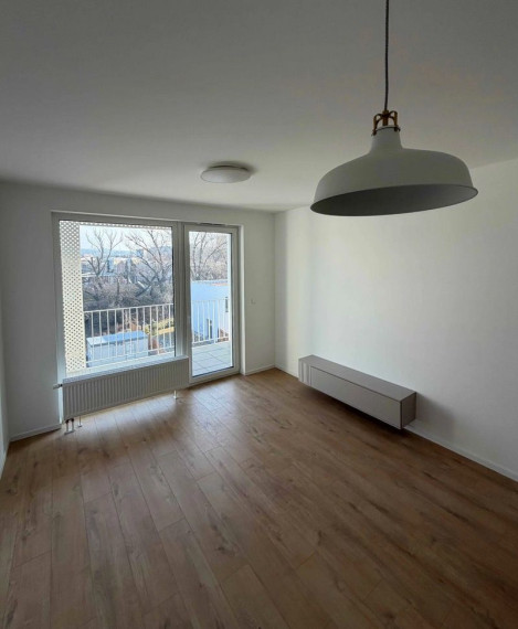 Slnečná garsónka na prenájom - ul. Agátová, Bratislava IV TOP