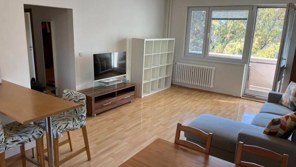 Slnečý byt s krásny výhľadom na predaj - Bratislava