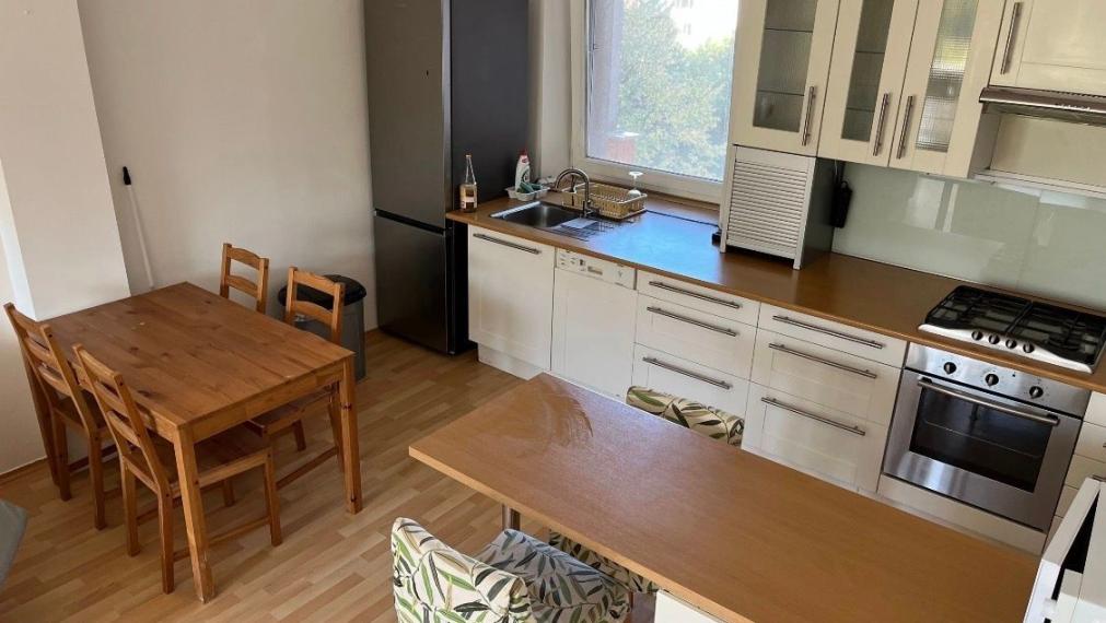 Slnečý byt s krásny výhľadom na predaj - Bratislava