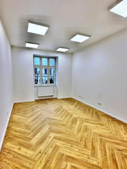 Exkluzívne administratívne priestory na prenájom,  vhodné aj na služby, 31-268 m2, Trenčín – Centrum