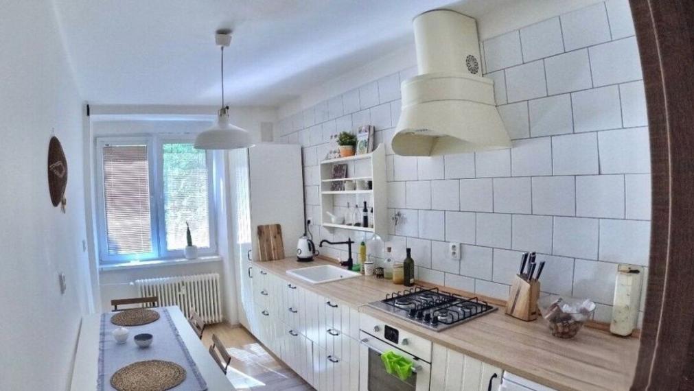 Štýlový 2-izbový byt na predaj v srdci Ružinova – ul. Ružová dolina, Bratislava II TOP