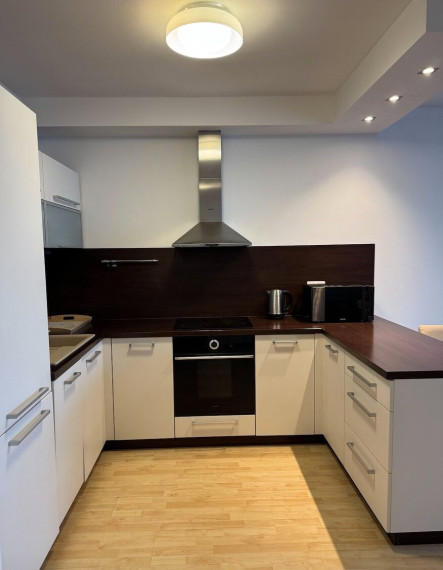 Kompletne zariadený 2-izbový byt na prenájom - ul. Bajkalská, Bratislava III TOP