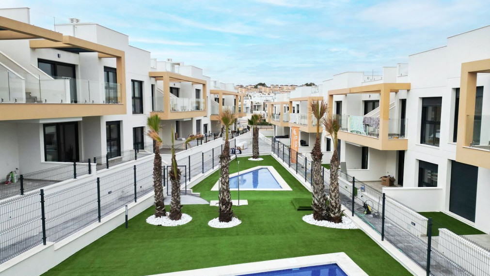 Dvoj a trojizbové apartmány v rezidenčnej oblasti Villamartin, Costa Blanca