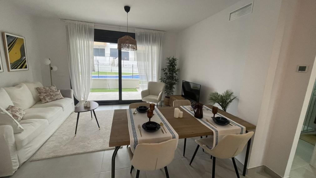 Dvoj a trojizbové apartmány v rezidenčnej oblasti Villamartin, Costa Blanca