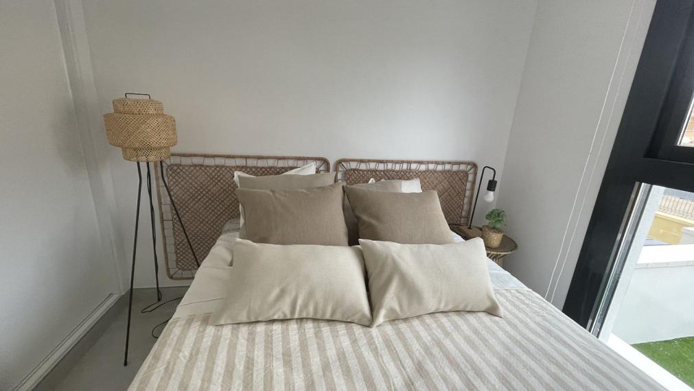 Dvoj a trojizbové apartmány v rezidenčnej oblasti Villamartin, Costa Blanca