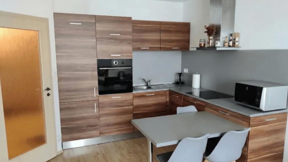 Príjemný a svetlý 2-izbový byt s balkónom na predaj - Bratislava II TOP