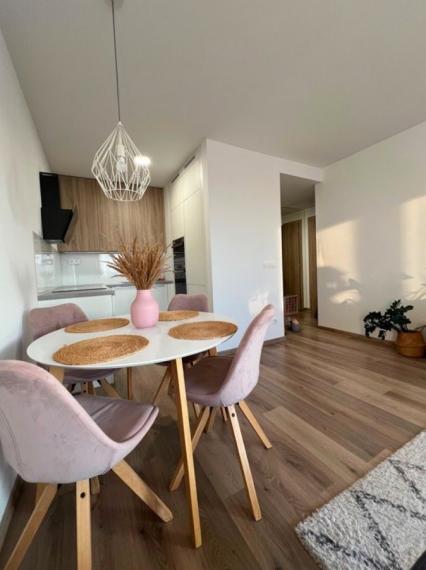 Kompletne zariadený 2-izbový byt na prenájom  - ul. Bosákova, Bratislava V TOP 