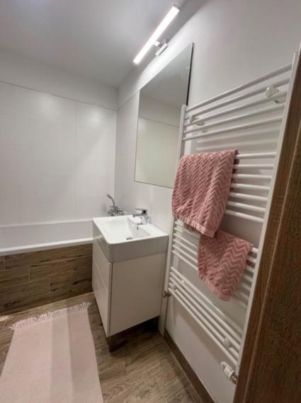 Kompletne zariadený 2-izbový byt na prenájom  - ul. Bosákova, Bratislava V TOP 