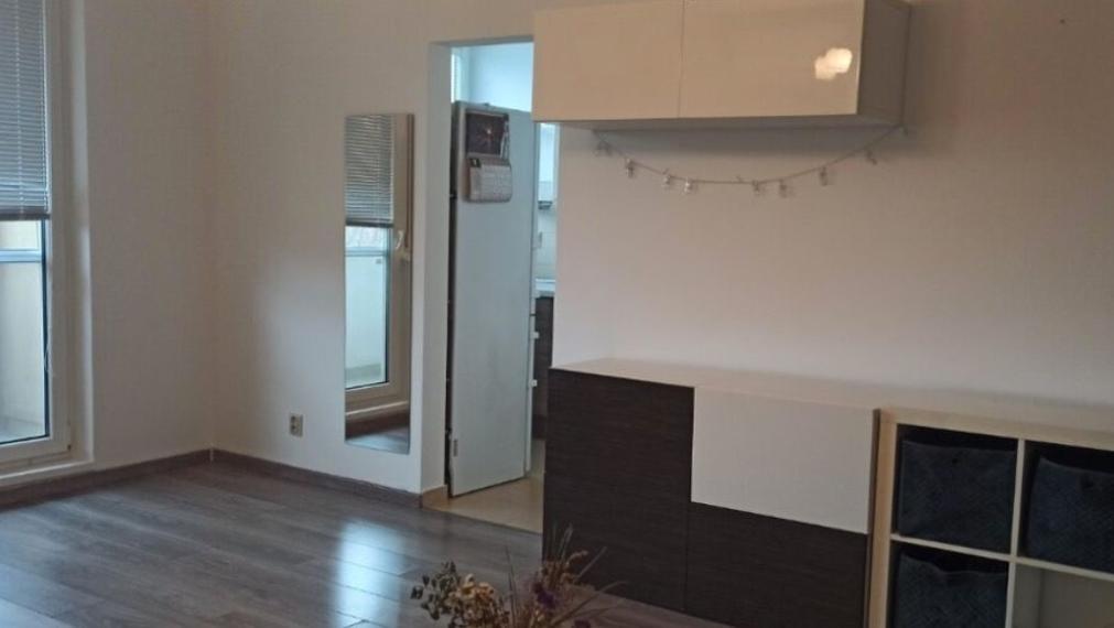 Klimatizovaný 2-izbový byt s loggiou na prenájom - Bratislava V TOP 