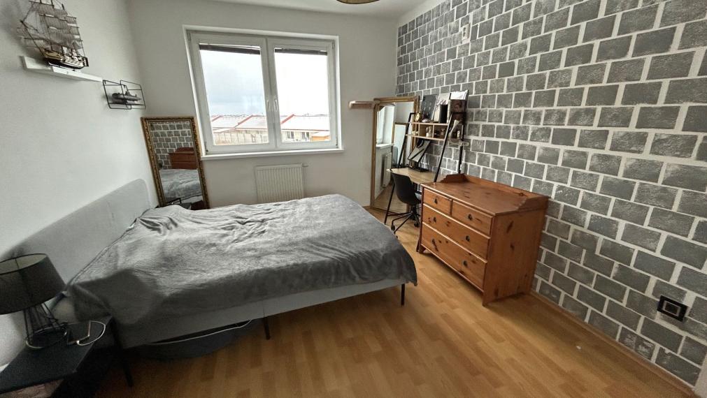 Priestranný 2 izbový byt s možnosťou prerobenia na 3 izbový – Most pri Bratislave