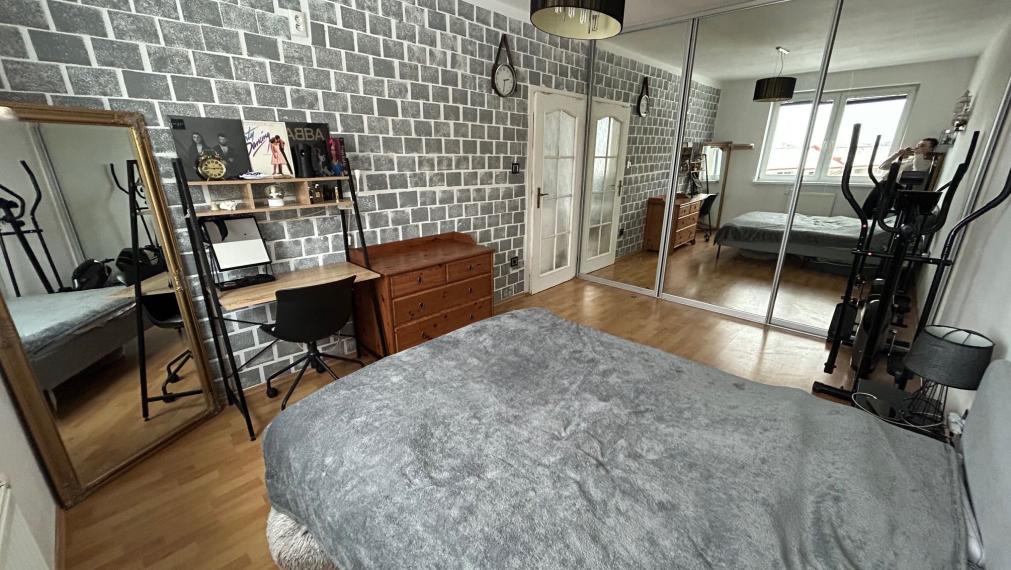 Priestranný 2 izbový byt s možnosťou prerobenia na 3 izbový – Most pri Bratislave