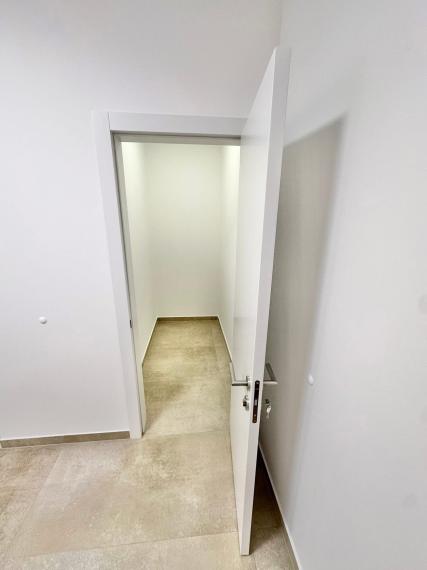 Novo-zrekonštruované klimatizované administratívne priestory na prenajom - Trenčín