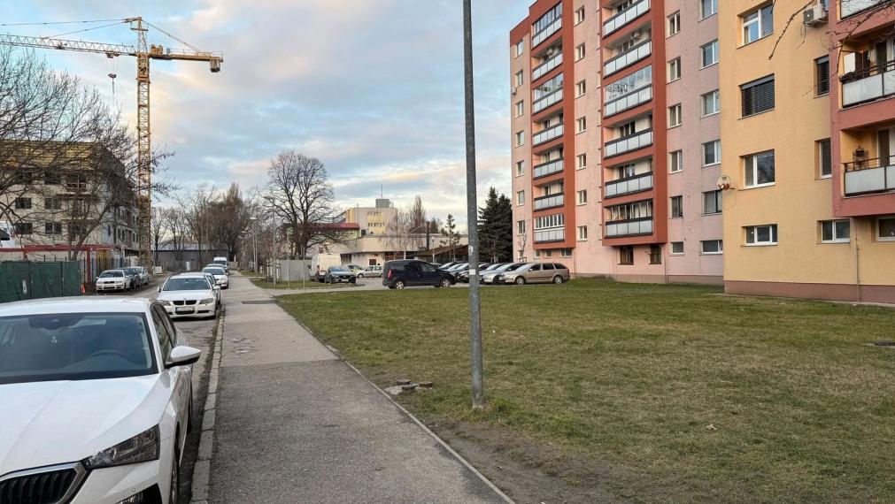 Čerstvo zrekonštruovaný 3 izbový priestranný byt na prenájom - Bratislava III TOP