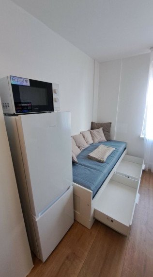 Na prenájom modernizovaná garsónka na ulici Československých parašutistov - Bratislava II TOP