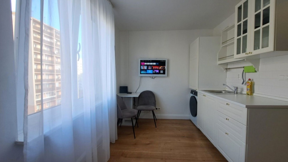 Na prenájom modernizovaná garsónka na ulici Československých parašutistov - Bratislava II TOP