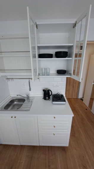 Na prenájom modernizovaná garsónka na ulici Československých parašutistov - Bratislava II TOP