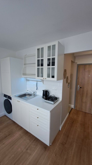 Na prenájom modernizovaná garsónka na ulici Československých parašutistov - Bratislava II TOP