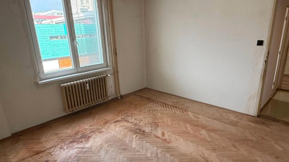 Na predaj 4-izbový byt v pôvodnom stave na Martinčekovej ulici - Bratislava II TOP