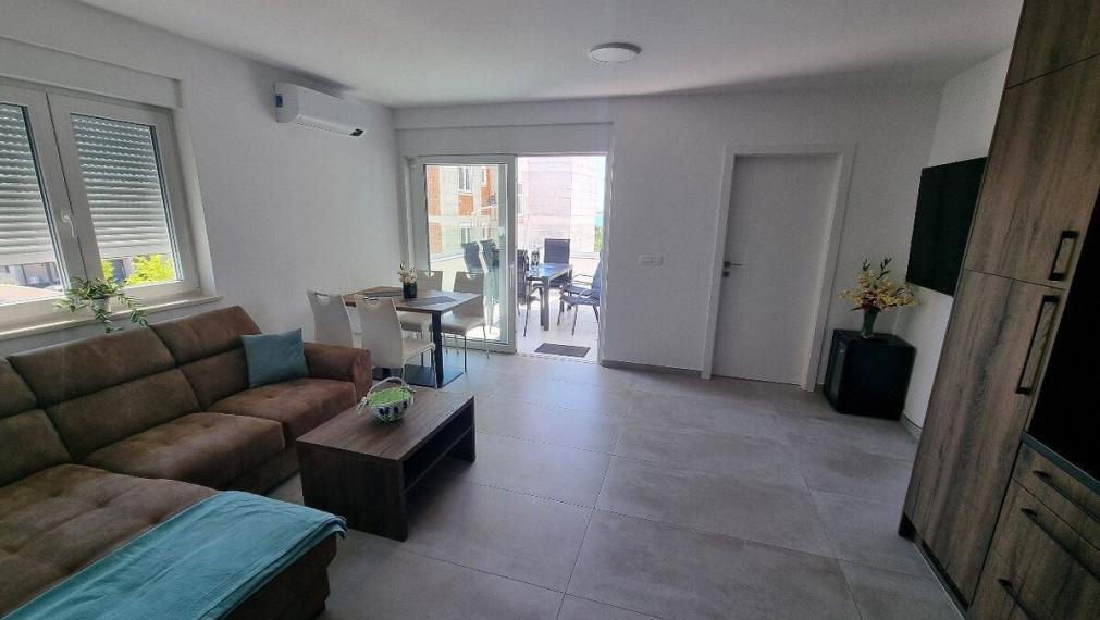 Nové kompletne zariadené apartmány na predaj-  Novalja, ostrov Pag