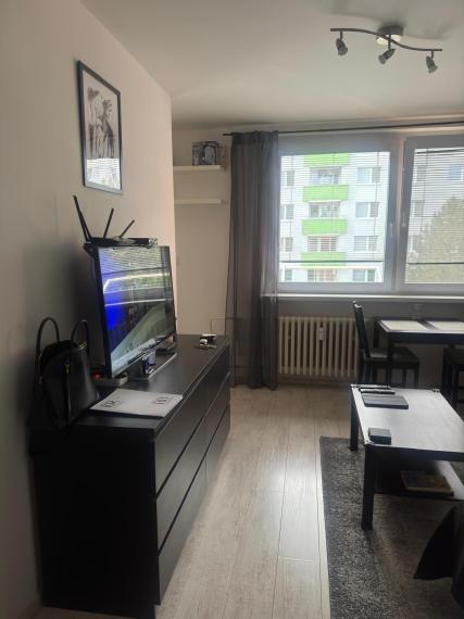 Prenájom 2-izbového zariadeného bytu  – Petržalka TOP