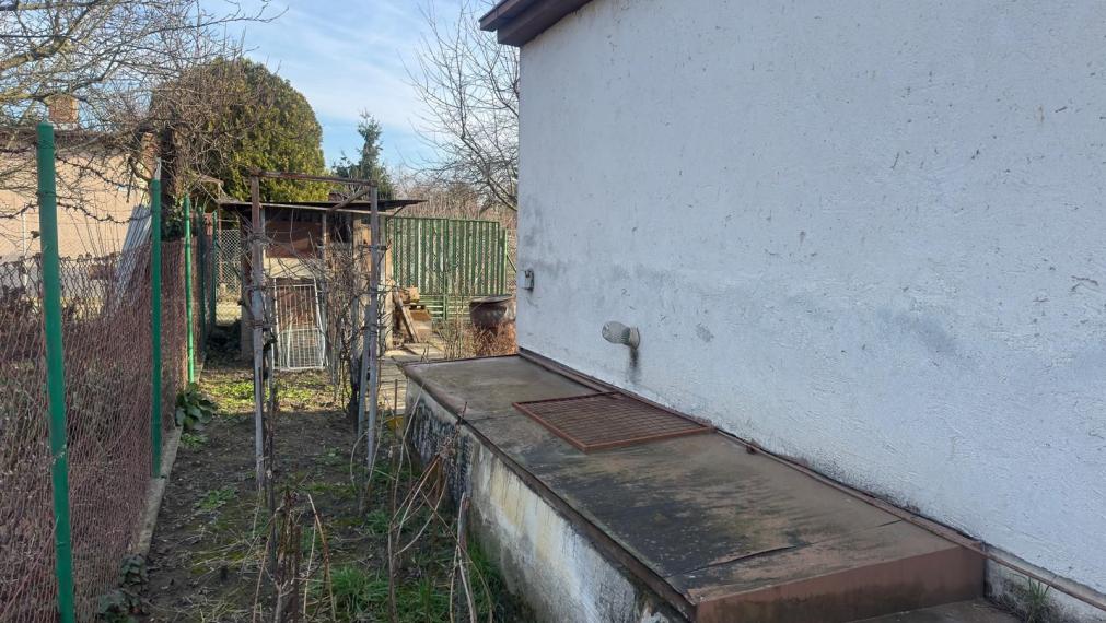 Na predaj záhrada s podpivničenou chatkou v Podunajských Biskupiciach