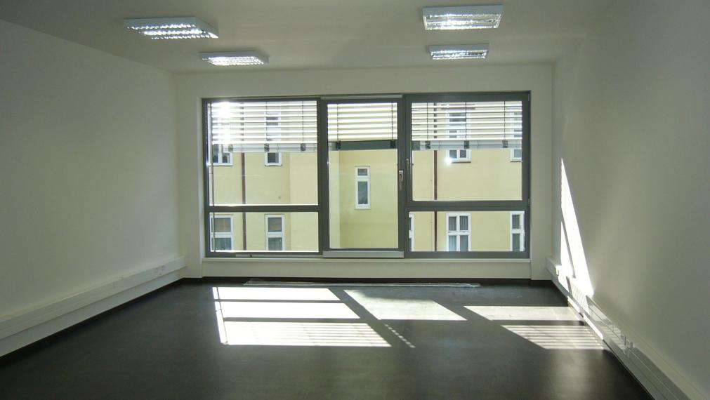 Celok 2 kancelárií 64m2 s vlastným zázemím v centre na Dunajskej ulici - Staré Mesto