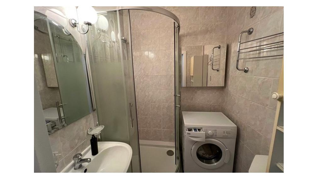 Moderný 2 izbový byt na prenájom, Bratislava V