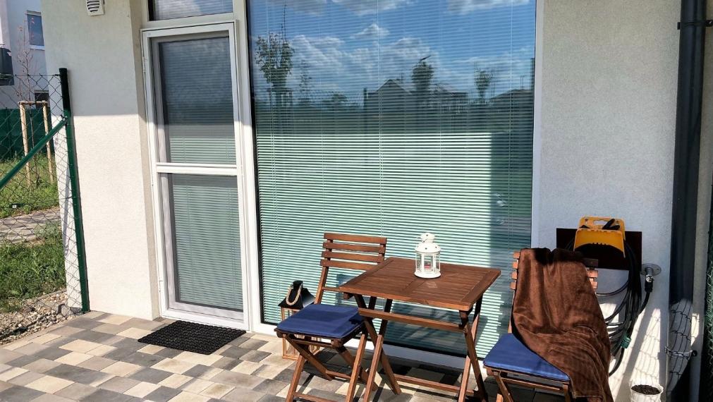 1i byt s terasou a záhradou v novostavbe v obci Miloslavov