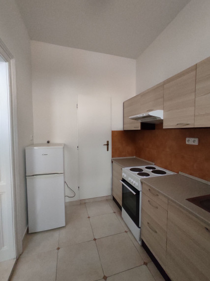 1 izbový byt vhodný aj ako kancelária, v peknom historickom objekte, v blízkosti Hl. vlakovej stanice, Jelenia ul, BAI,  39 m2