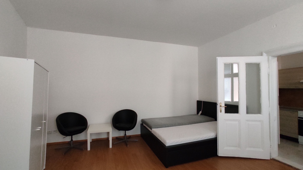 1 izbový byt vhodný aj ako kancelária, v peknom historickom objekte, v blízkosti Hl. vlakovej stanice, Jelenia ul, BAI,  39 m2