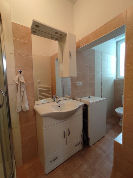 1 izbový byt vhodný aj ako kancelária, v peknom historickom objekte, v blízkosti Hl. vlakovej stanice, Jelenia ul, BAI,  39 m2