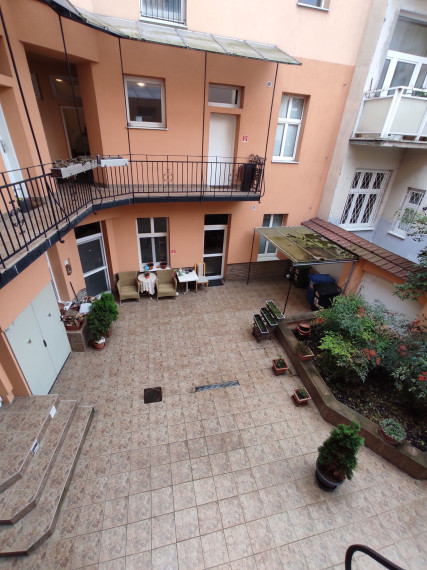 1 izbový byt vhodný aj ako kancelária, v peknom historickom objekte, v blízkosti Hl. vlakovej stanice, Jelenia ul, BAI,  39 m2